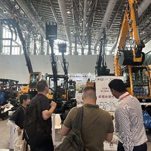 Wheeled Excavators for Overseas Markets
