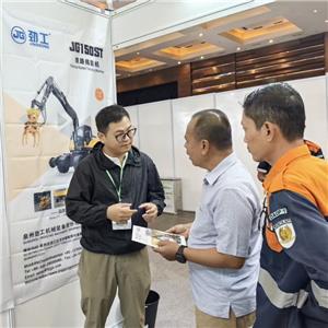 Ekskavator Jinggong bersinar di Pameran Peralatan Konstruksi Internasional Indonesia, menunjukkan gaya baru buatan China