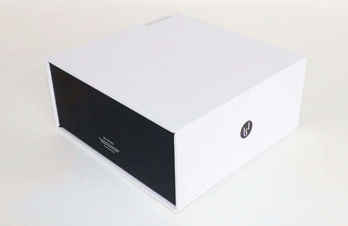 Electronic packaging box