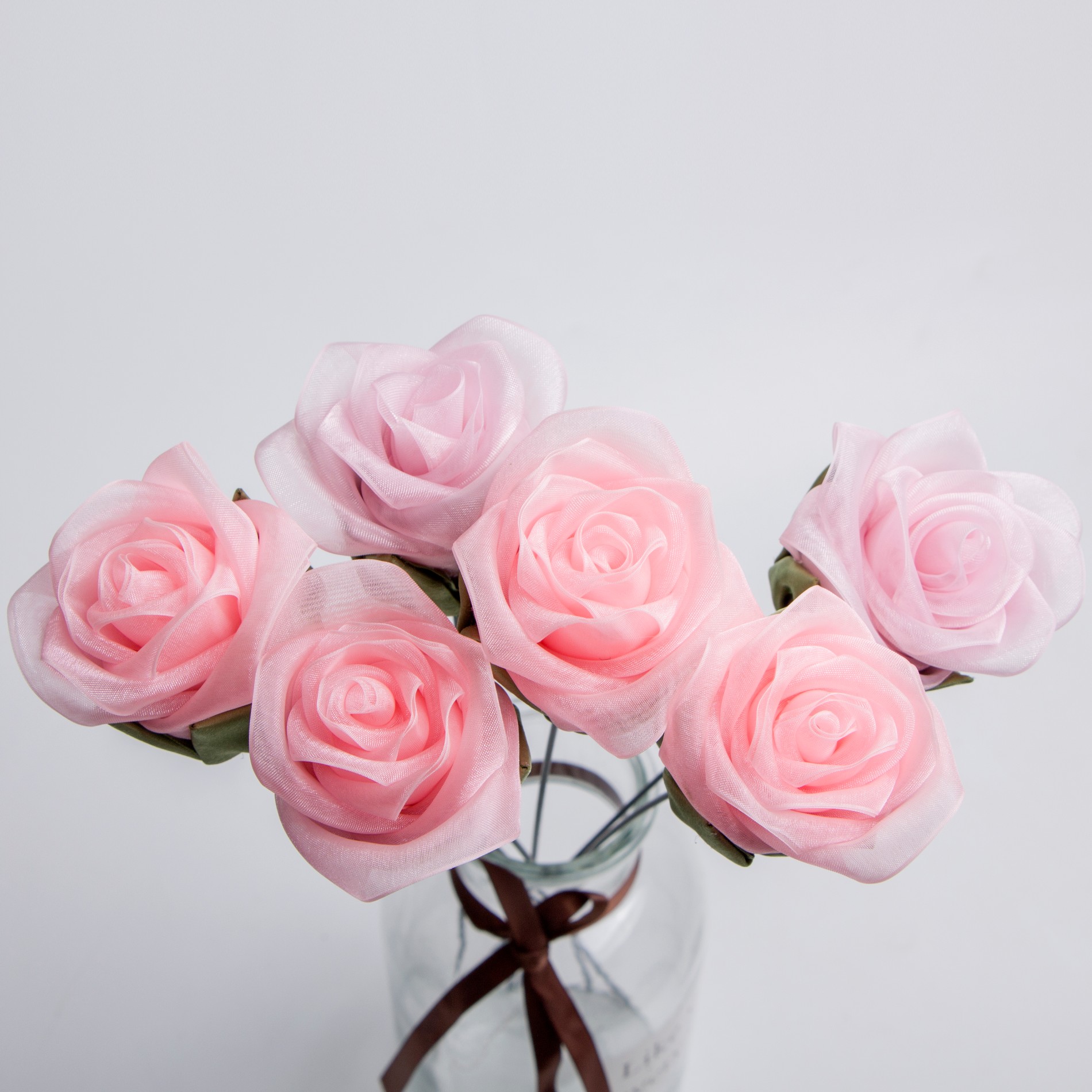 Flores de cinta rosa falsa floral para el día de San Valentín