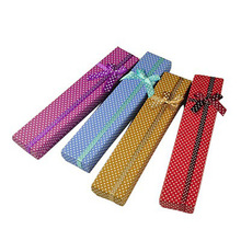 Gift wrapping ribbon bow