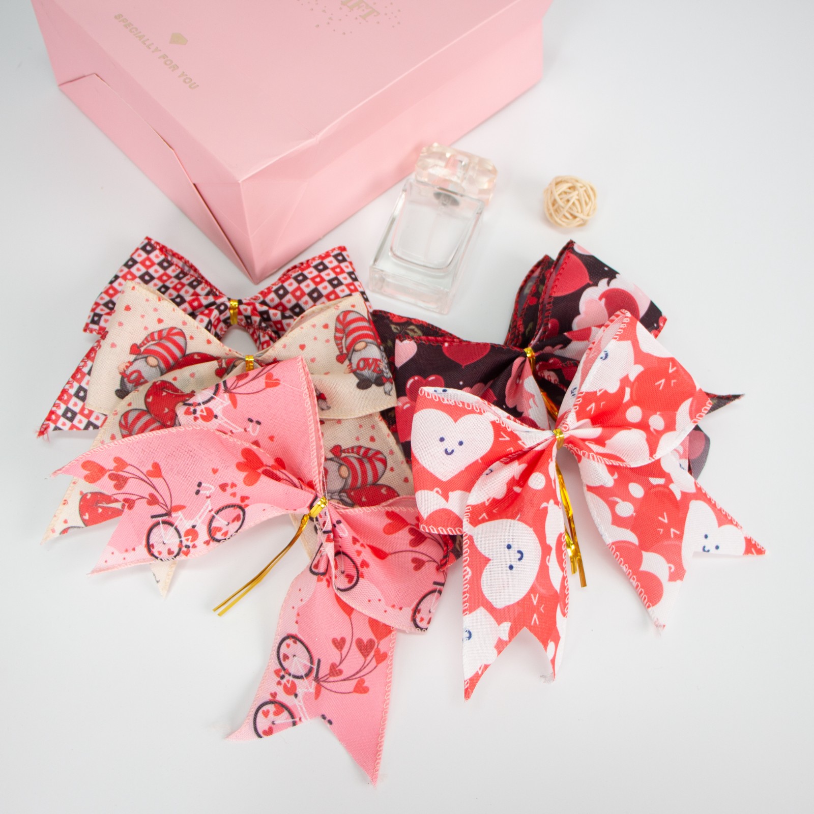 Valentines ribbn bow Wired edge bow