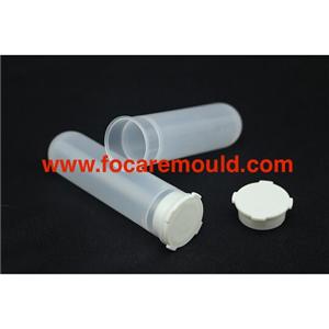 Disposable plastic centrifuge tube
