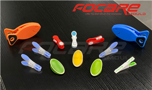 Two-Color Plastic Clothes Pegs