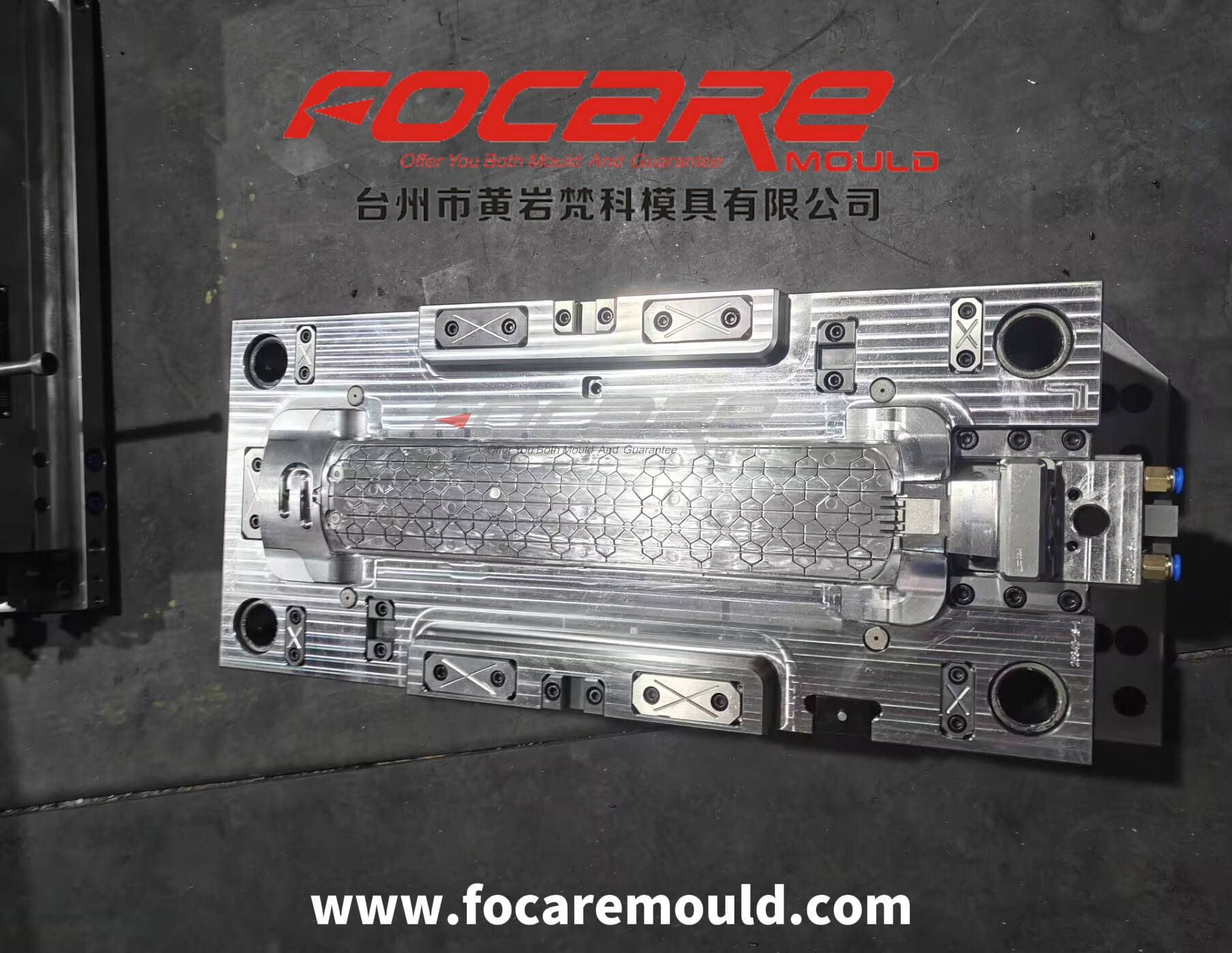 Two Color Electrical Battery Cover Mold