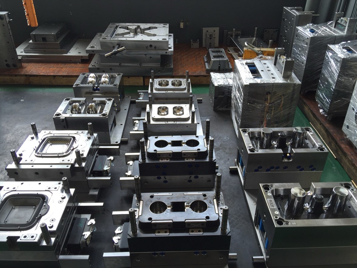 injection mold cost