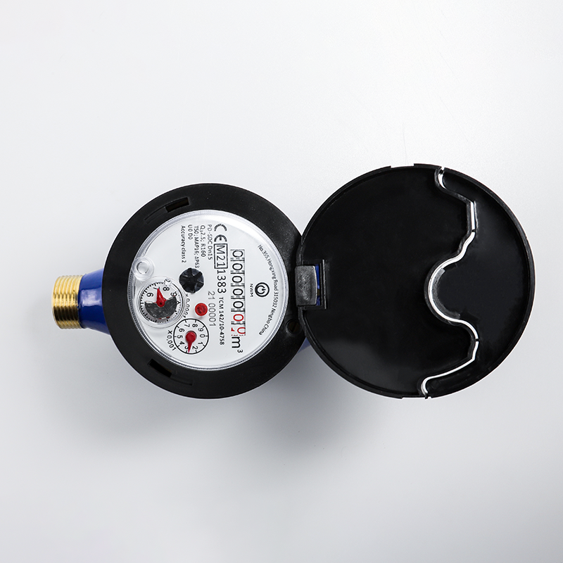 Positive displacement water meter with remote cable MID