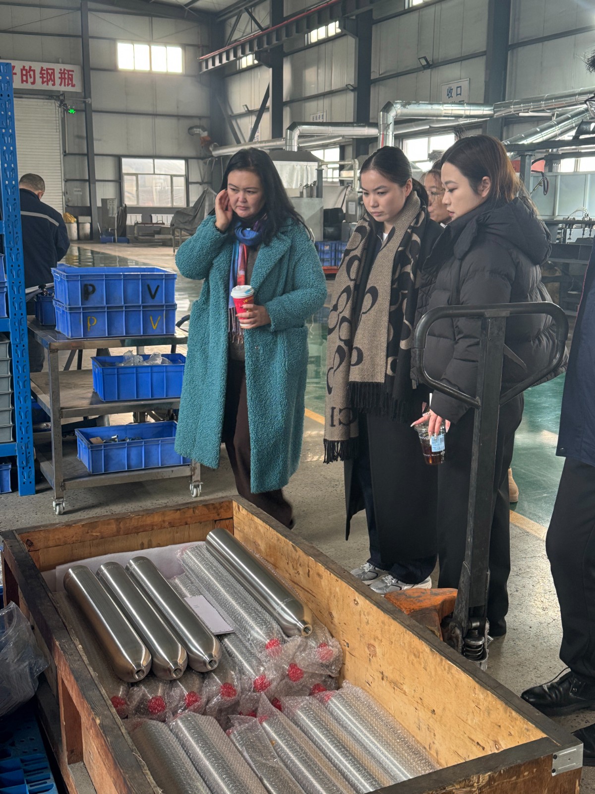 Stainless steel gas cylinder