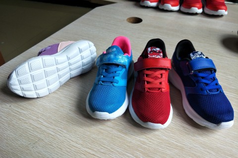 New sample of kid sport shoes coming out