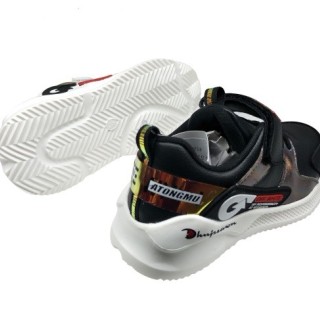 Nouveau design enfants chaussures de sport pu supérieure anti-skiding enfants chaussures de sport