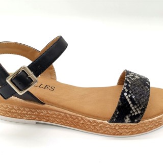 Sandalo primaverile da donna con tomaia sintetica e suola in PVC