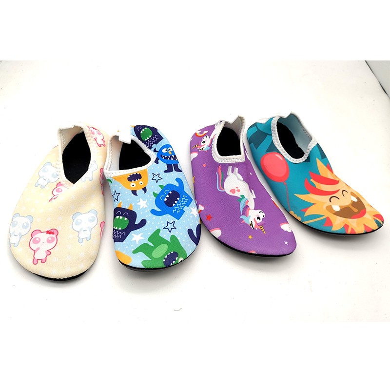 Girls Water shoes Breathable Aqua shoes, Comfortable and Fashionable, OEM & ODM