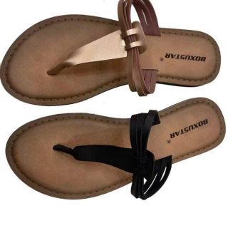 Sandale tendance pour femme avec tige en pu métallique et semelle extérieure en PVC