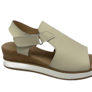 women Beach Designer Sandals Slippers Summer High Quality PU Leather Flat Sandals non-slip soft Slippers for women and ladies