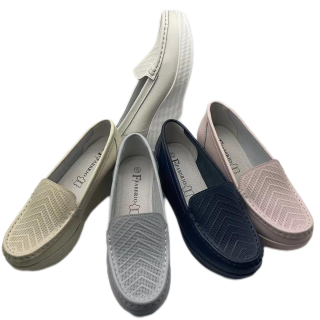 Wholesale custom ladies casual fashion classic leather comfortable Retro women shoes casual loafer shoes