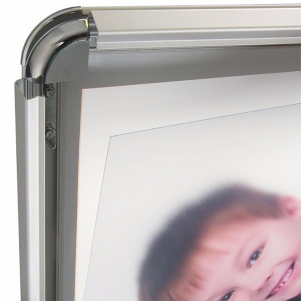 Muestra de pavimento de base de agua al aire libre