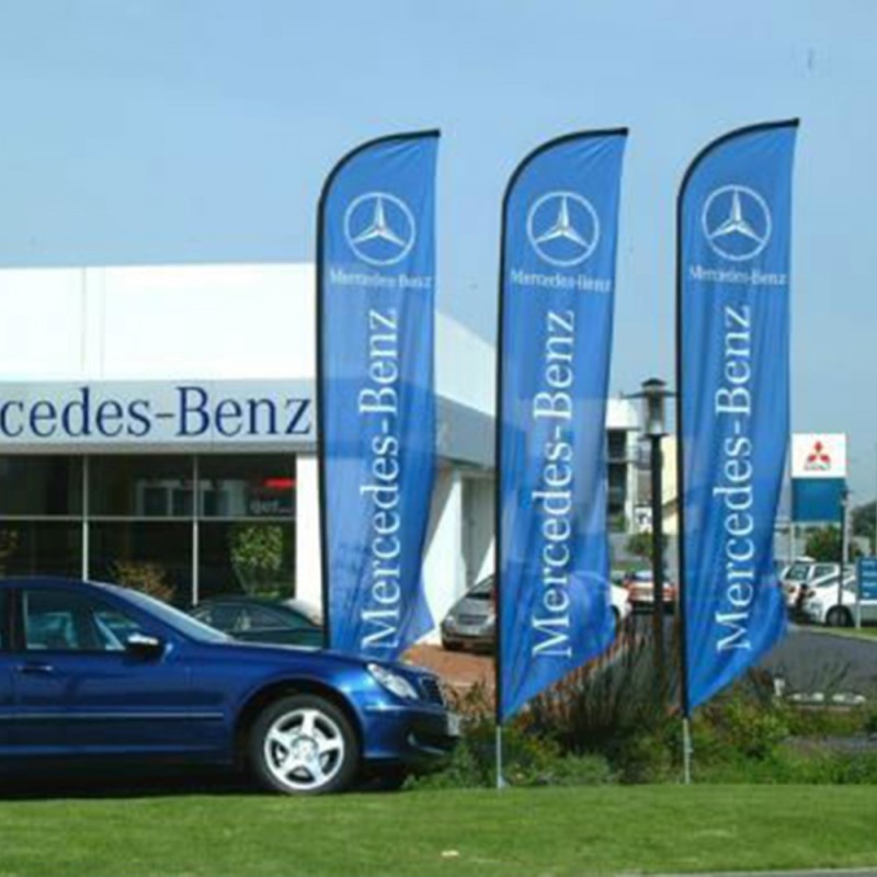 Bandera de pluma media