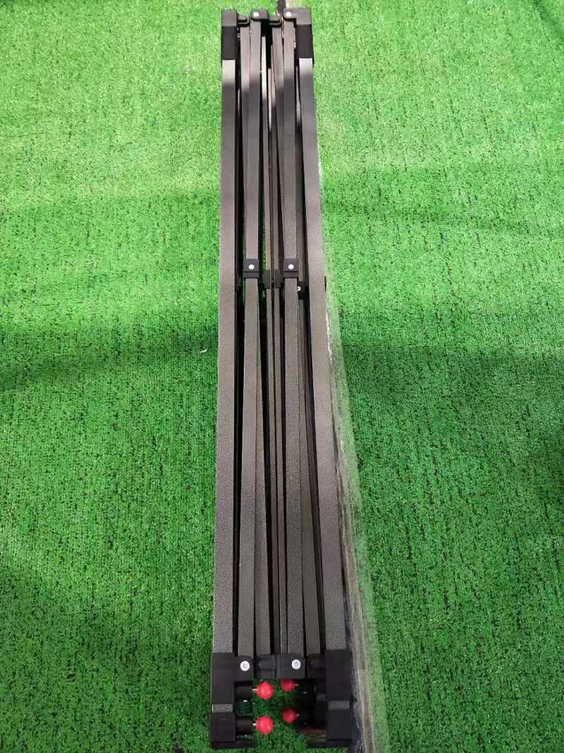 Tente escamotable en acier avec logo imprimé