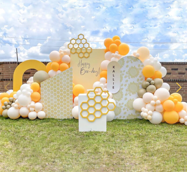 طقم حائط خلفية كيارا 4 قطع بإطارات مقوسة مع مجموعة أغطية