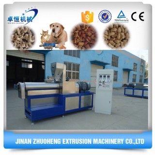 Nourriture pour chien faisant la machine