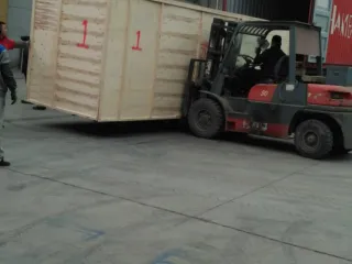 Endonezya'ya şişirilmiş atıştırmalık üretim hattı yükleyen firmamız