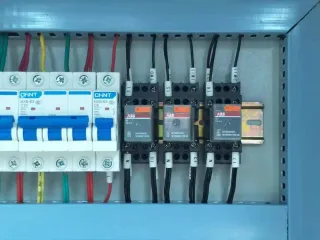 Çift Vidalı Ekstruderin kontrol kutusu