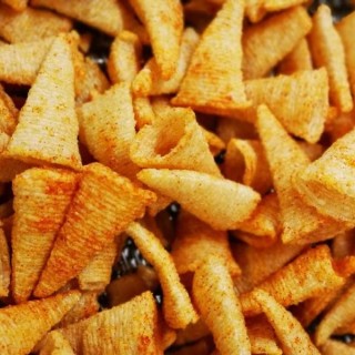 Linha industrial de processamento de máquina extrusora de salgadinhos de milho frito