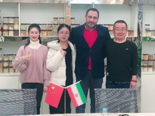 İranlı müşteriler soya proteini nuggest üretim makine hattımızı sipariş ettiler