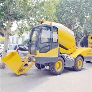 Small Self-loading Mobile Concrete Mixer With Pump