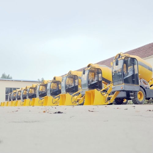 Building Construction 4cbm Self-propelled Mobile Concrete Mixer