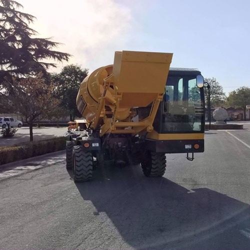 Qingzhou Good Quality Mobile Self-loading Concrete Mixer For Sale