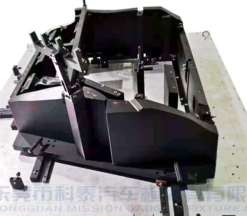 Китай манометр для сборки штамповочных деталей на заводе, производитель