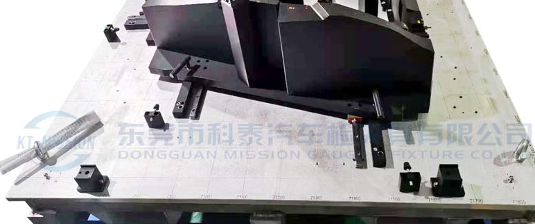 Китай манометр для сборки штамповочных деталей на заводе, производитель
